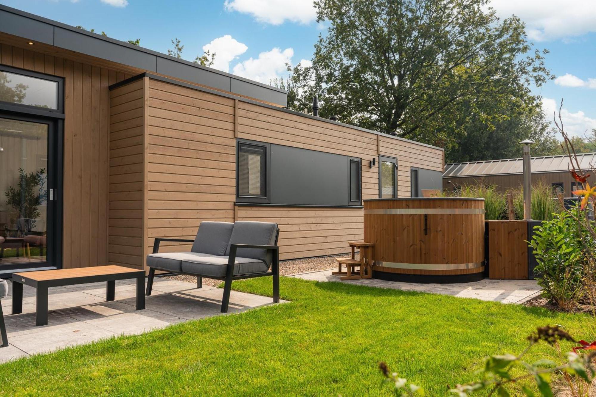 Veluwepark De Bosgraaf | Comfort Met Hottub Lieren 객실 사진