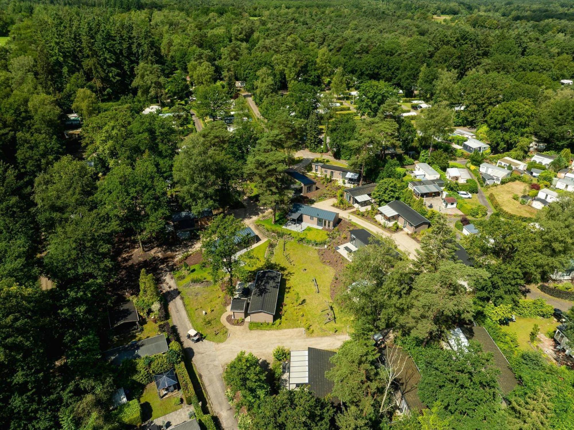 Veluwepark De Bosgraaf | Comfort Met Hottub Lieren 객실 사진